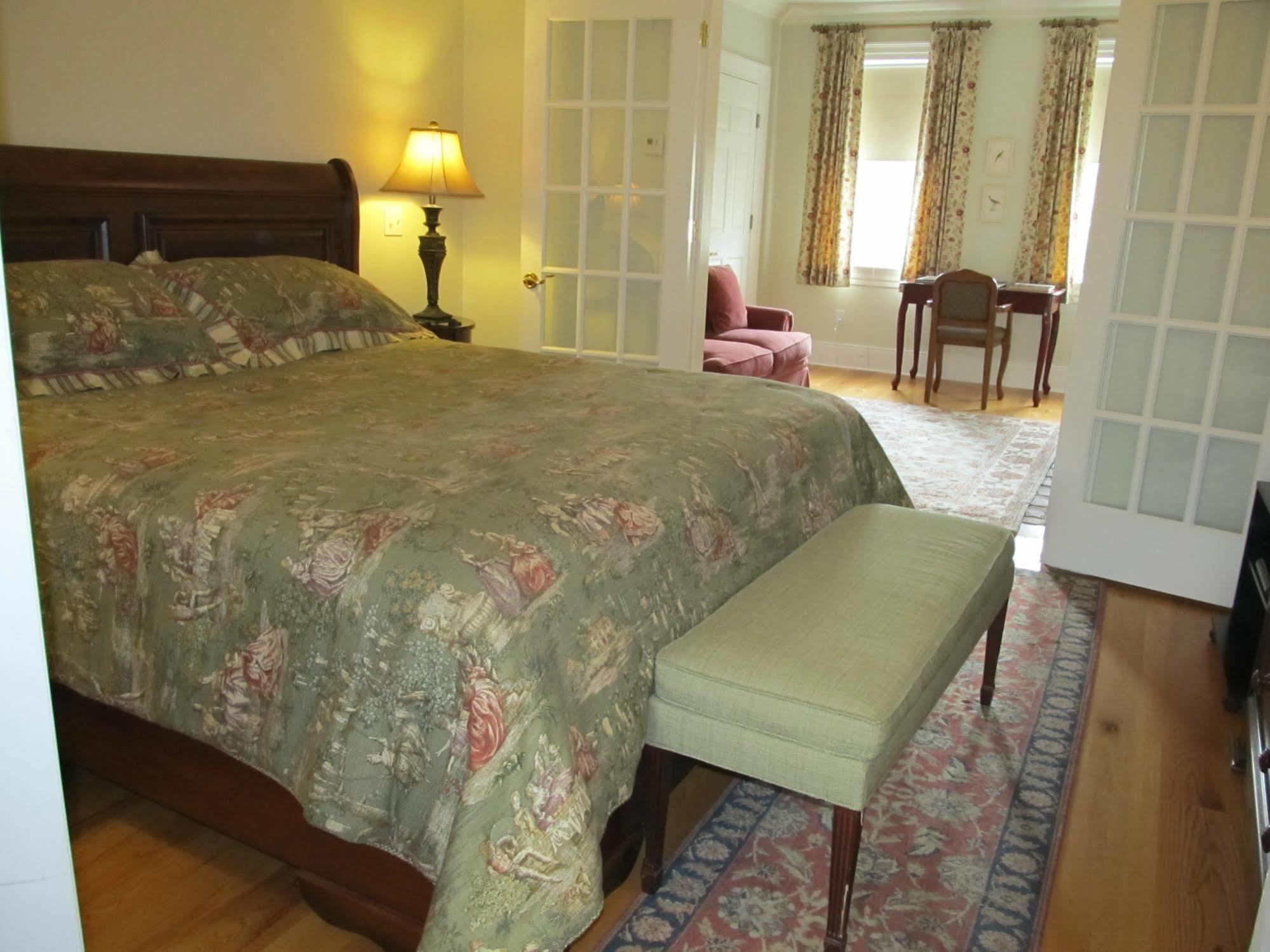 Compass Rose Inn Нюбърипорт Екстериор снимка